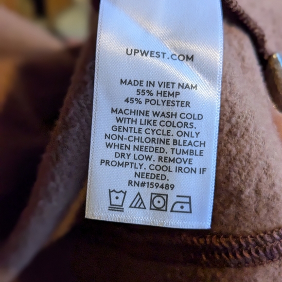 UpWest Buttoned Hoodie - Picture 7 of 7